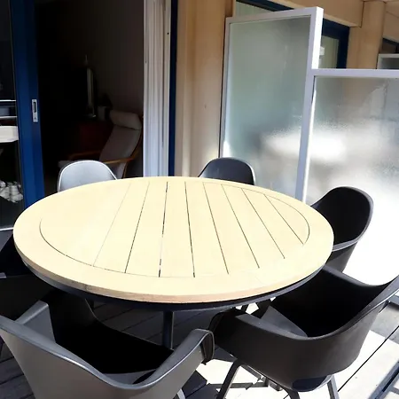 Apartment In Near The Marina