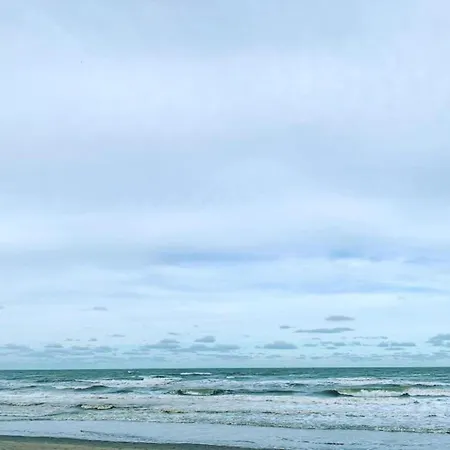 In Near The Marina דירה *